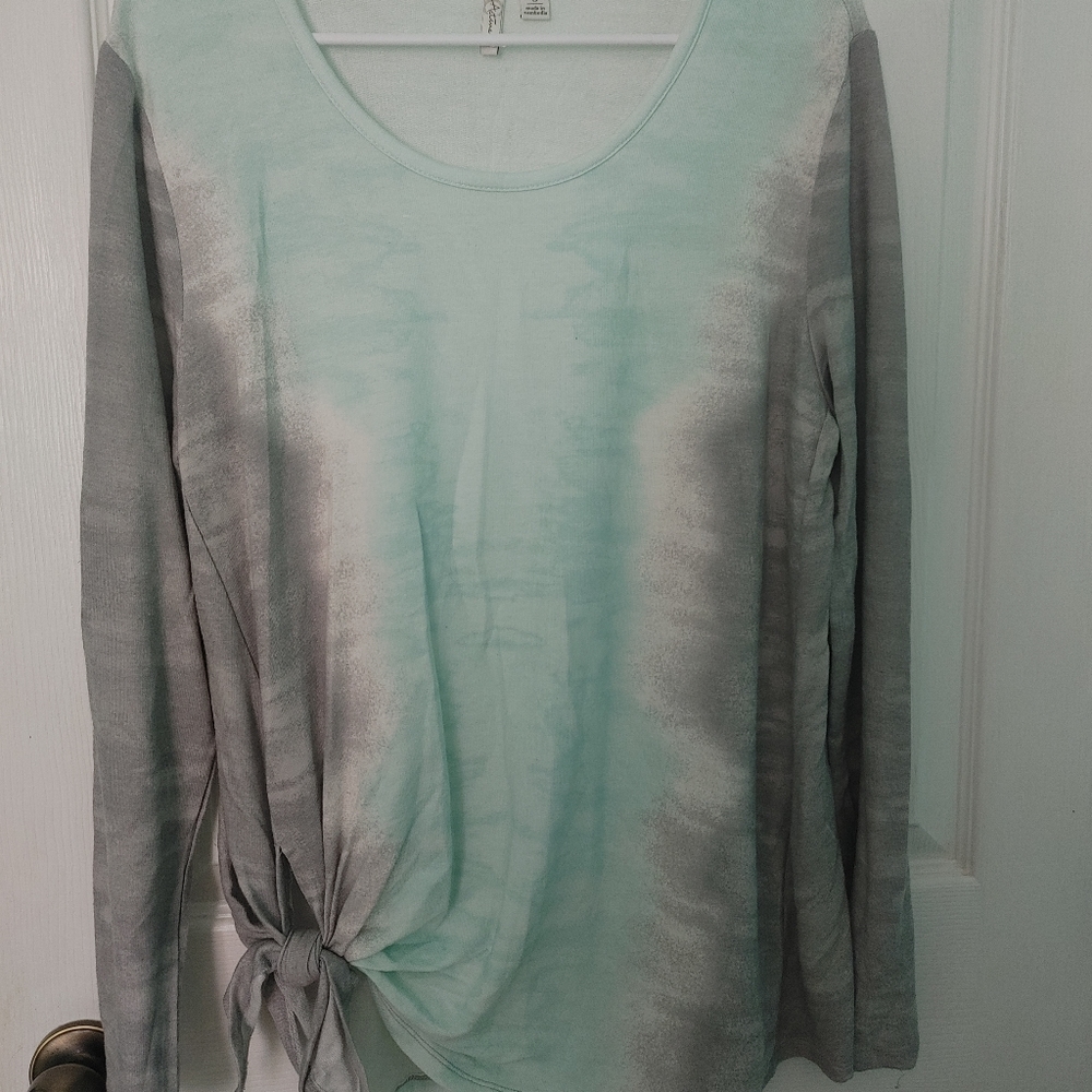 Grey, white, and blue long sleeve t-shirt